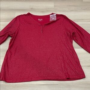 Women’s Red Long Sleeve Shimmer Top. Size XL